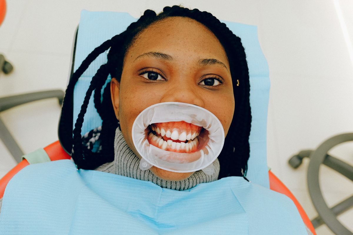 Paciente durante una revisión dental